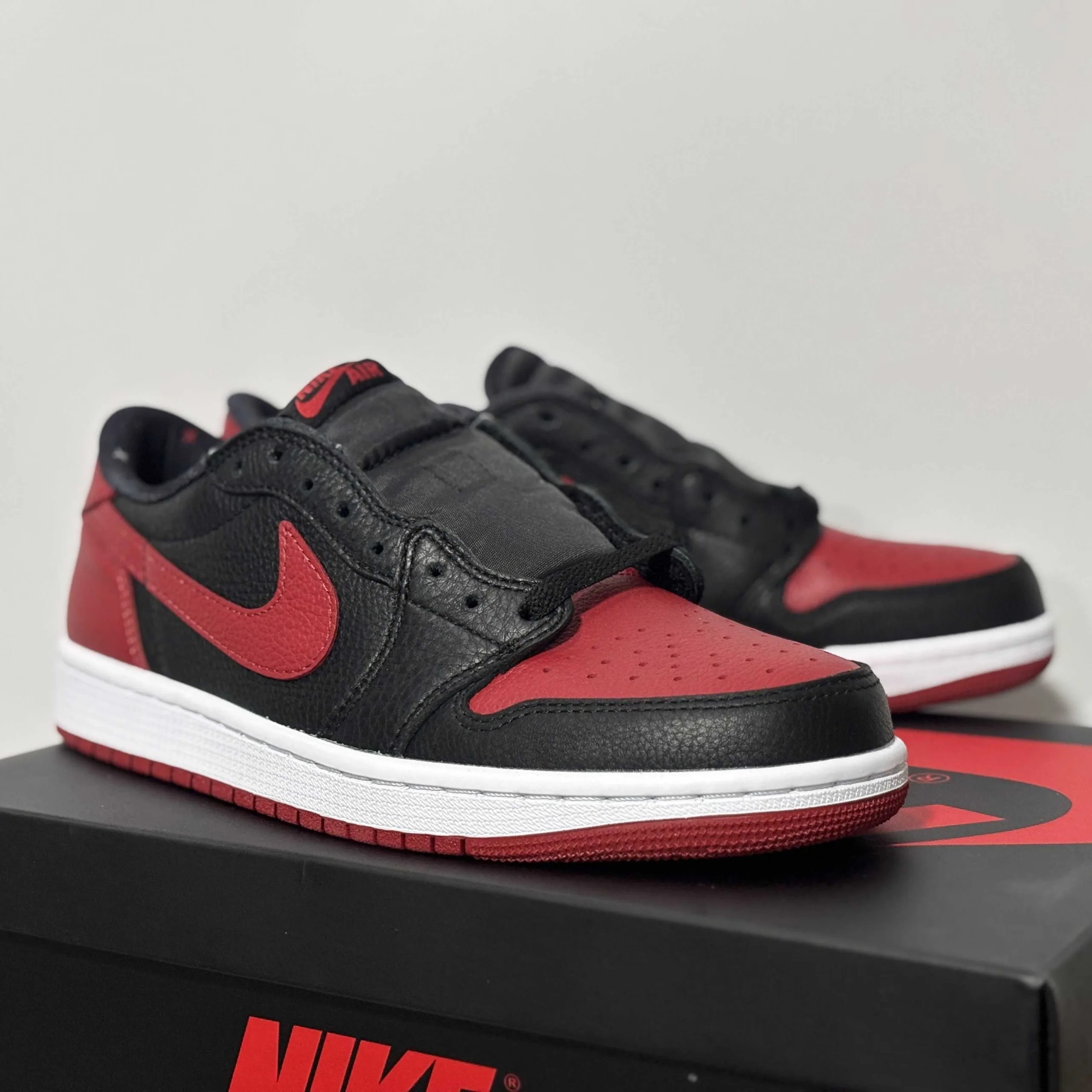 AJ1 Low Black/Red UA Version