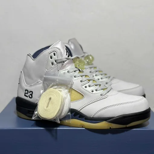 AJ5 AMM Gray-Blue Collaboration UA A Version