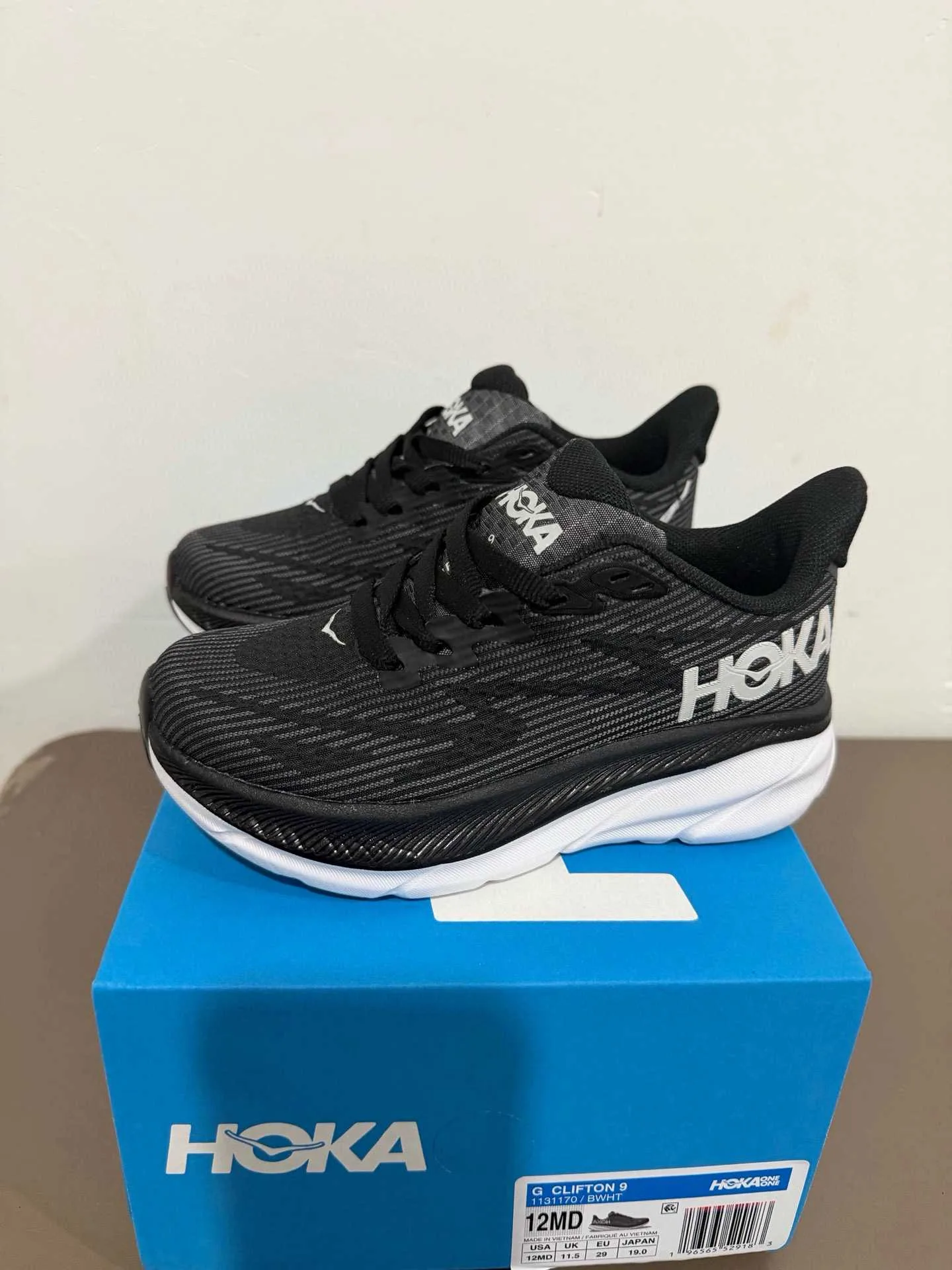HOKA children's shoes A